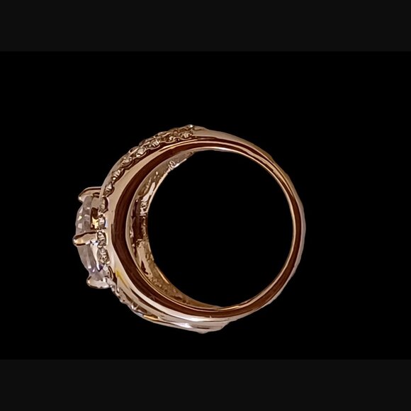 Large Silver Tone Crystal Size 7.75 Statement Cocktail Ring - Picture 10 of 11